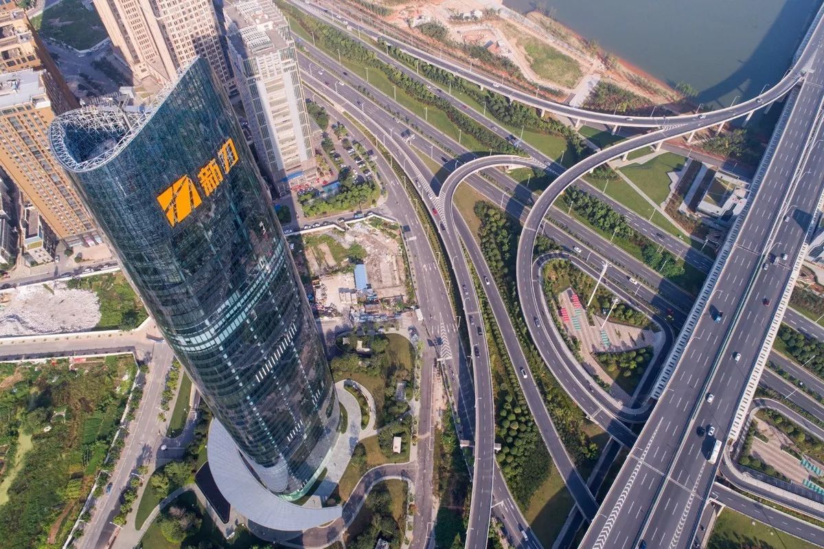 疏离与融合的平衡，，修建与都会相生相成